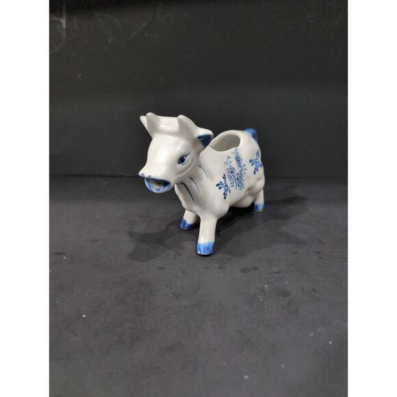 Andrea by Sadek Vintage Cow Figurine Creamer, Ceramic Farmhouse‎ Cow Creamer - Picture 1 of 10